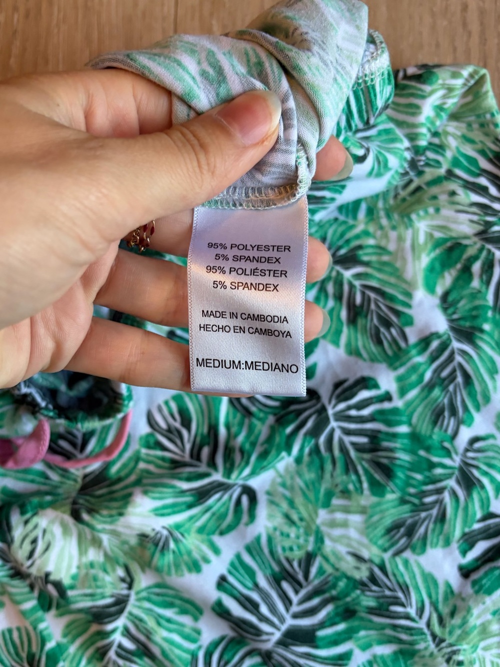 Tropical Green Leaf-Print Short-Sleeve & Capris Pajama Set - Picture 12 of 16
